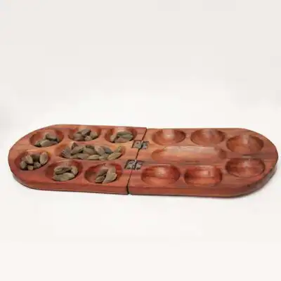 Tableros de madera para mancala hechos a mano