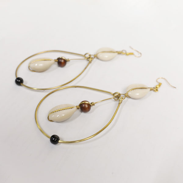 Oval Pendant Earring with Beads – Handcrafted Elegance for Everyday Wear