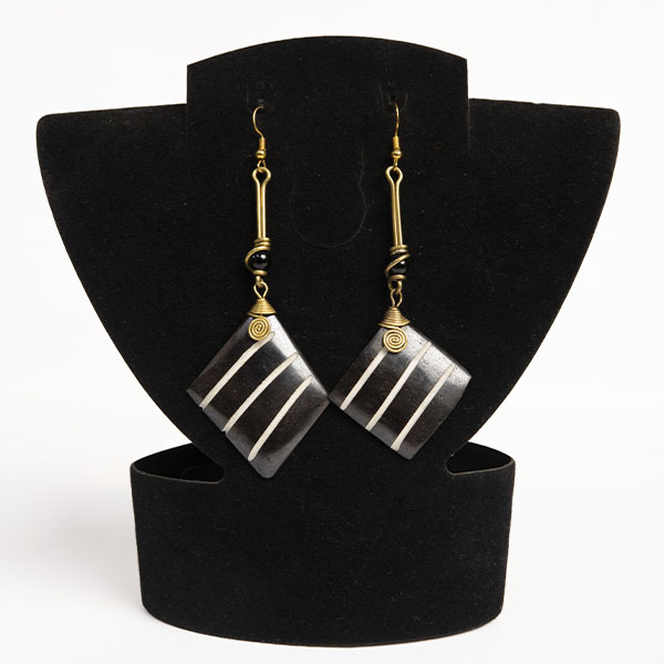 Black Diamond-shaped Ox Horn Earrings – Baobabmart