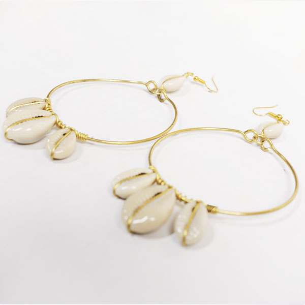 Bronze hoop earring with 3 cowries at the buttom 2 Bronze Hoop Earrings with 3 Cowries at the Bottom – Handcrafted African Jewelry at Baobabmart