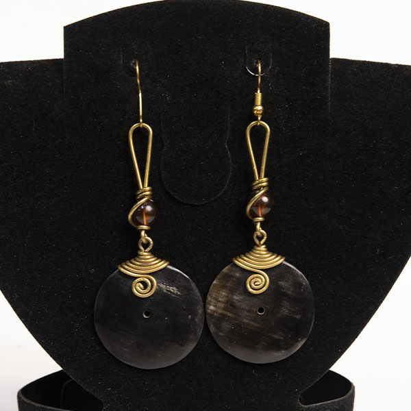 Round pendant earring with brown beads and bronze 1 Pendant Earrings with Brown Beads