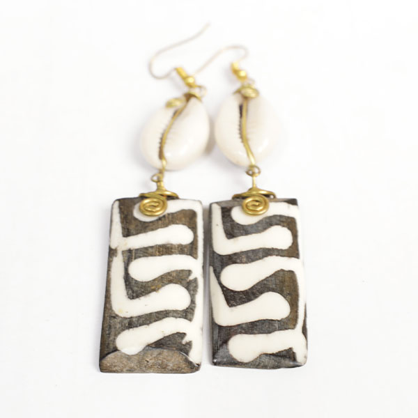 1 cowri with small black and white rectangle earring 1 Cowrie with Black and White Rectangle Earrings – Handcrafted African Jewelry at Baobabmart