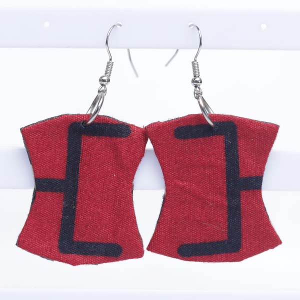 8-shaped wax earrings 8 Vintage 8-Shaped Red Wax Earrings – Authentic African Jewelry from Baobabmart