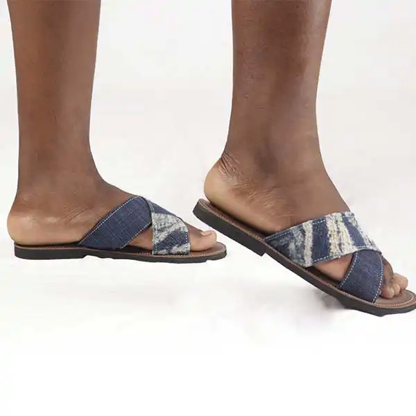 Smíšené sandály v Ndop 6 Sandály se smíšeným vzhledem Ndop Fabric – ručně vyráběná autentická africká obuv dostupná na Baobabmartu