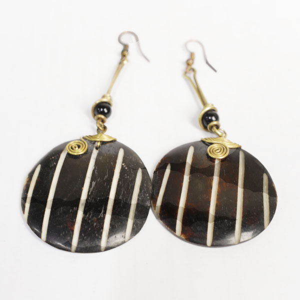 Pendant circle shape earring with vertical lines on it, decorated with bronze and beads 1 Black Pendant Circle Earrings