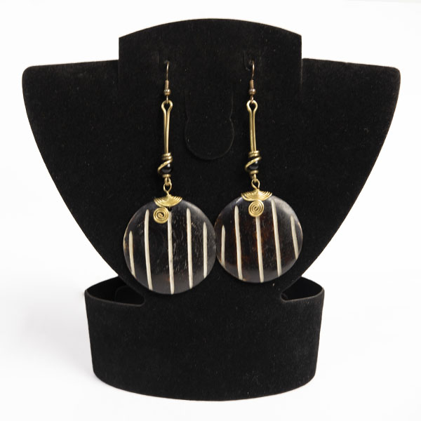 Pendant circle shape earring with vertical lines on it, decorated with bronze and beads 3 Black Pendant Circle Earrings