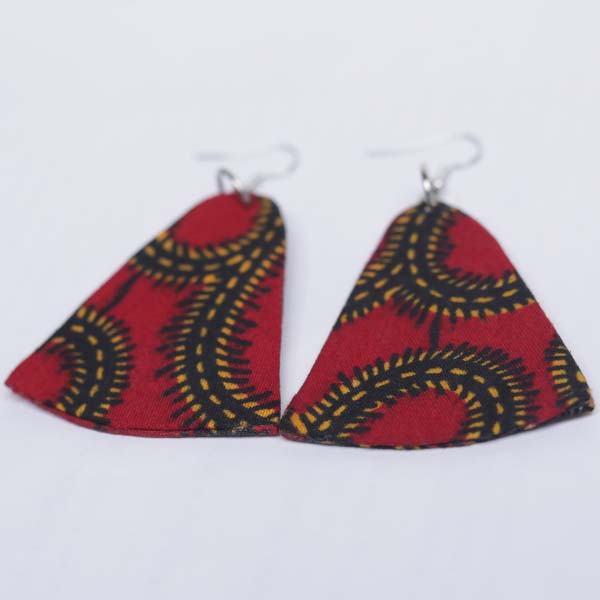 Triangle earrings with wax 6