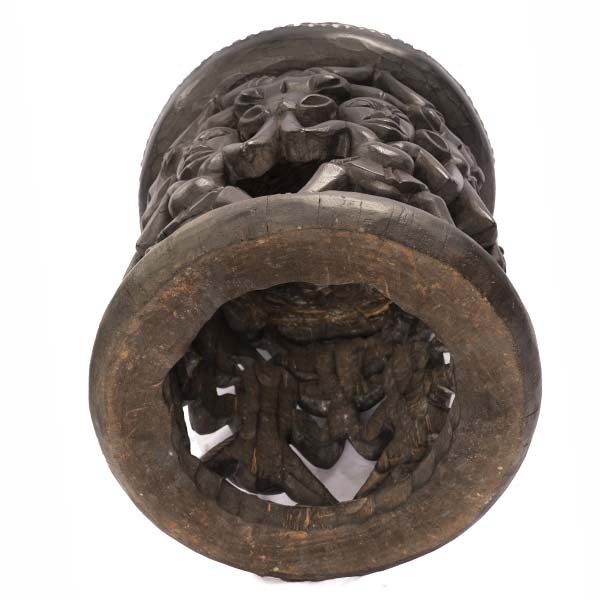 ユニークな手彫りのバミレケ族の王座セットを販売中