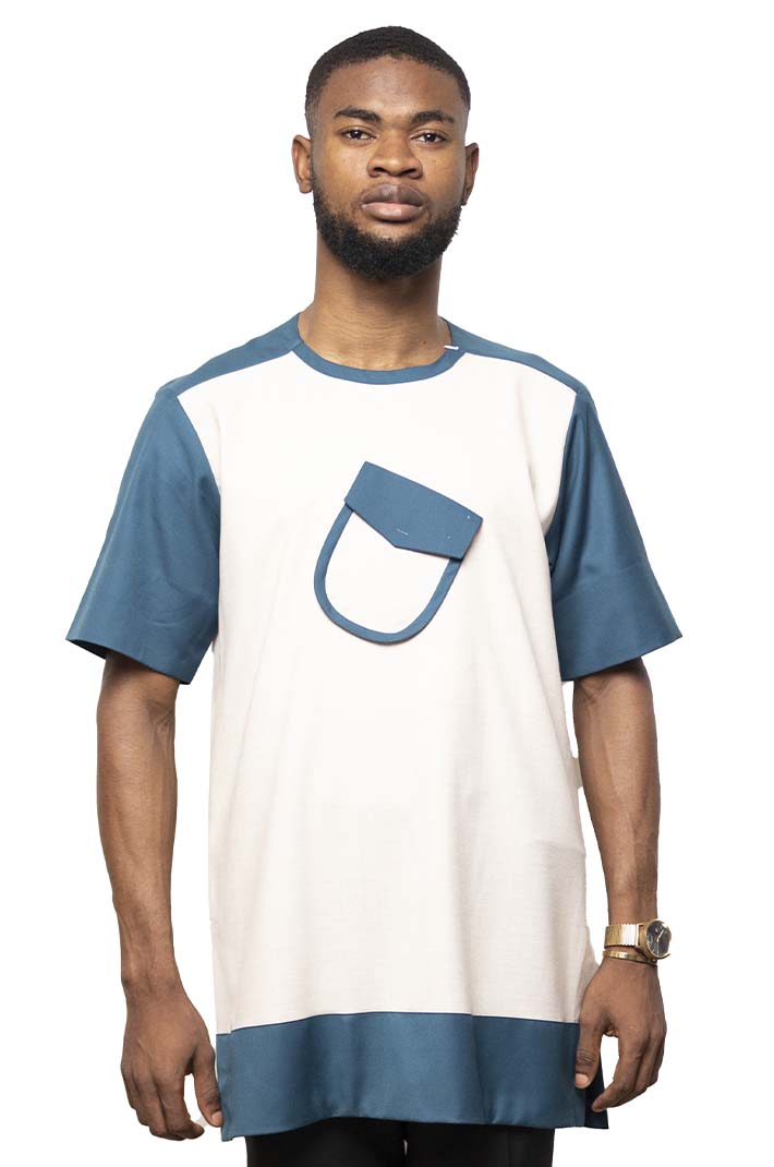 Maglietta Bianca Camicia Di Jeans Con Maglietta Sotto Camicia