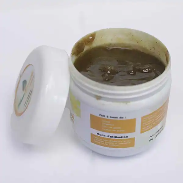 Flora Büyüme Saç 6 Sağlıklı saç bakımı için doğal içeriklerle hazırlanan maske, şampuan, krem ve serumdan oluşan Flora Growth Saç Koleksiyonu Baobabmart'ta.