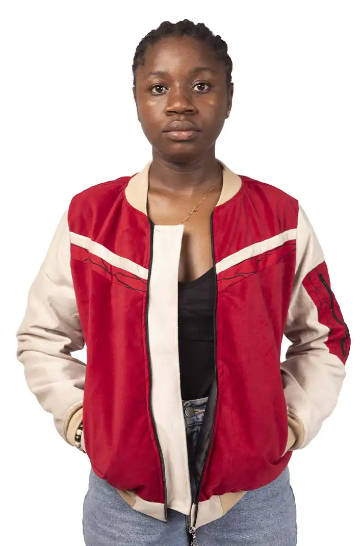 Şık Afrika Kırmızısı Afritude Ceket – Baobabmart'ta bulabileceğiniz el ceplerine sahip canlı ve unisex tasarım.