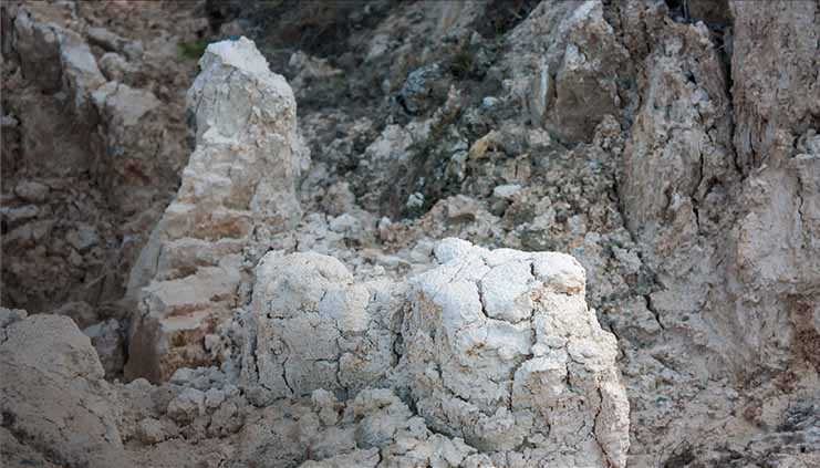 Understanding the composition of Calabash Chalk at BaobabMart.