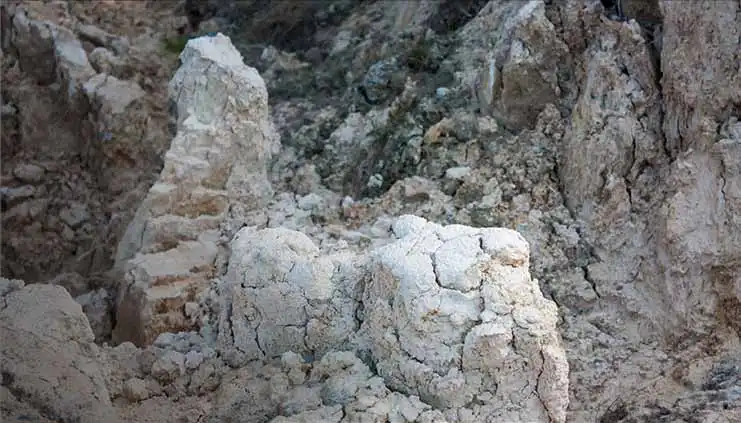 Understanding the composition of Calabash Chalk at BaobabMart.