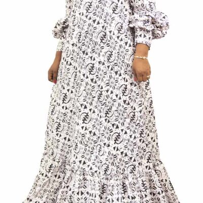 Long Dress in Wax Fabric with Black Lace Bust – elegant African attire available at BaobabMart.