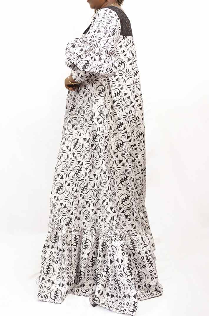 Long Dress in Wax Fabric with Black Lace Bust – elegant African attire available at BaobabMart.