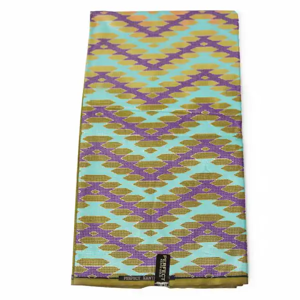 Primer plano de tela Kente Gold Wax de dos tonos en color caqui a la venta, con estampados Kente.