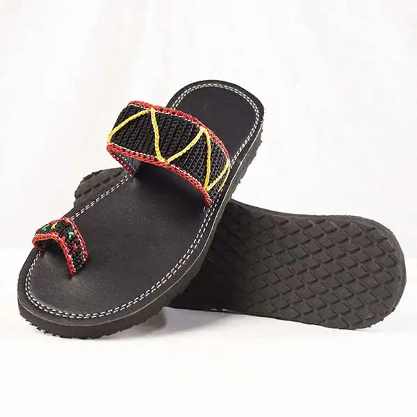 Baobabmart'ta Sarı ve Kırmızı İplikli Siyah Unisex El Yapımı Deri Sandalet
