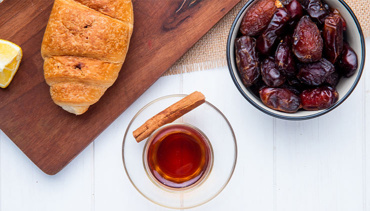 How to Make Coffee with Date Seeds at Home - Fresh dates seed with date seeds coffee and bread